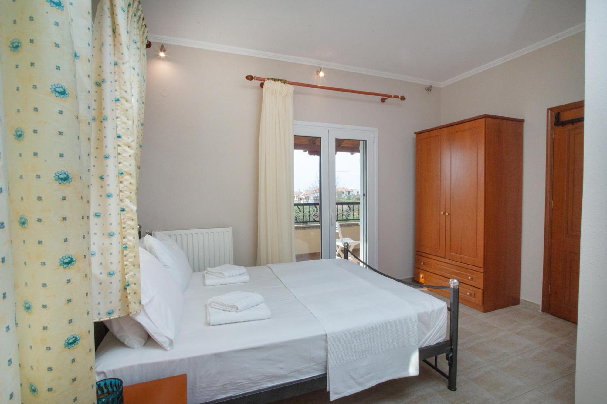 Private 6-Bdrm Villa With Garden 150M To Beach Paradisos Ngoại thất bức ảnh