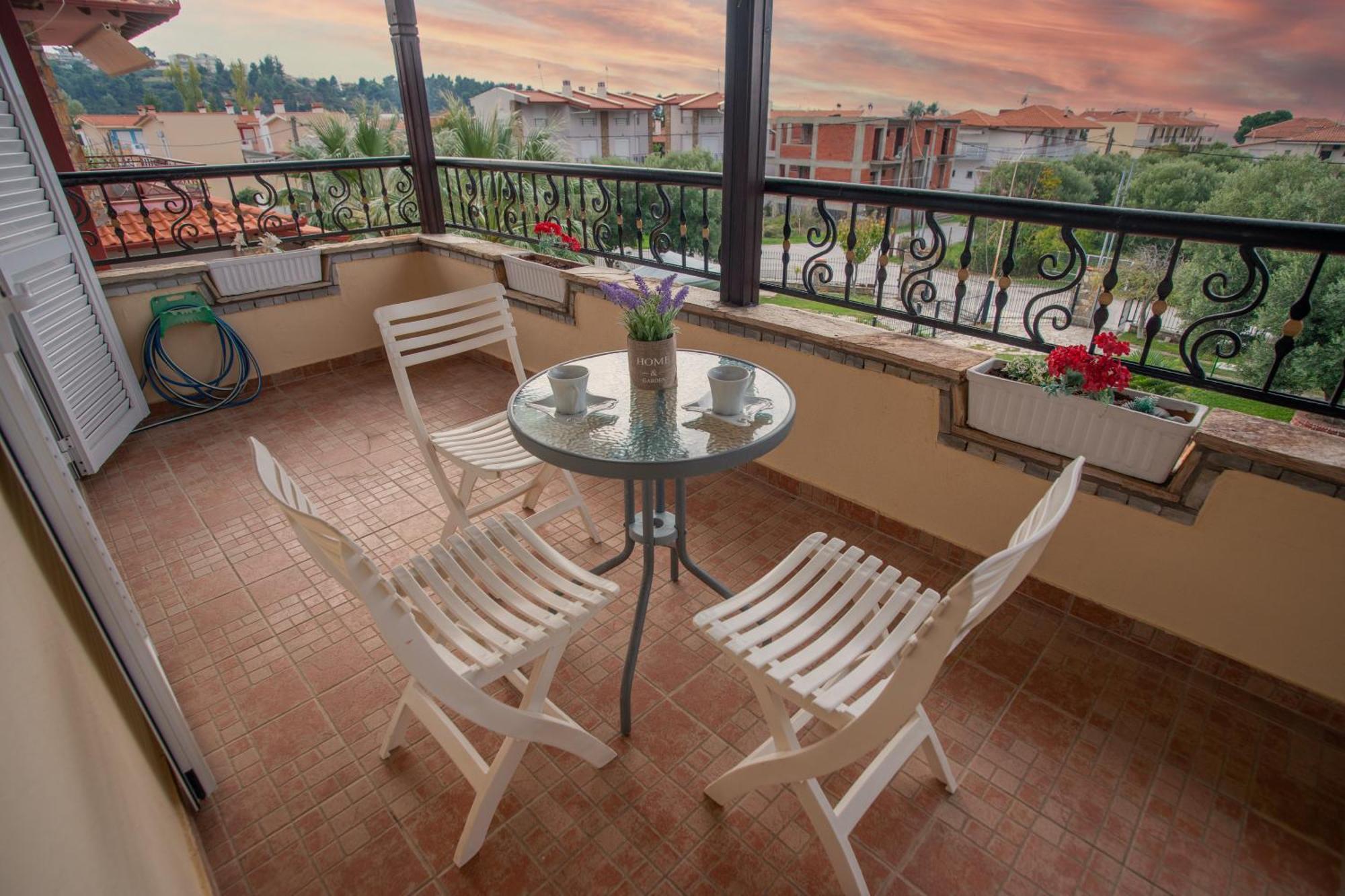 Private 6-Bdrm Villa With Garden 150M To Beach Paradisos Ngoại thất bức ảnh