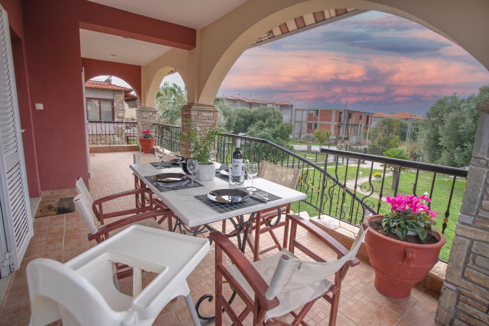 Private 6-Bdrm Villa With Garden 150M To Beach Paradisos Ngoại thất bức ảnh