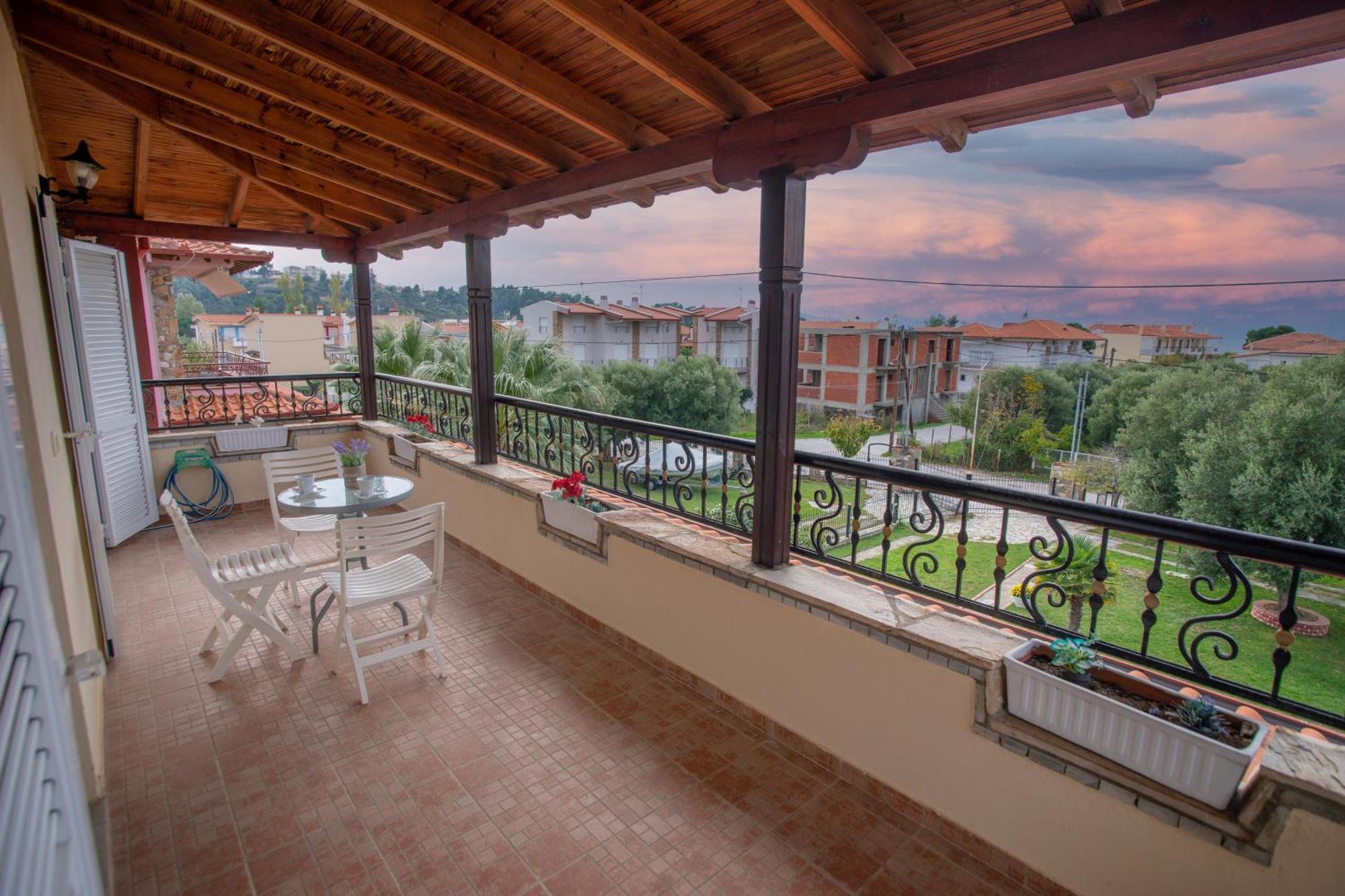 Private 6-Bdrm Villa With Garden 150M To Beach Paradisos Ngoại thất bức ảnh