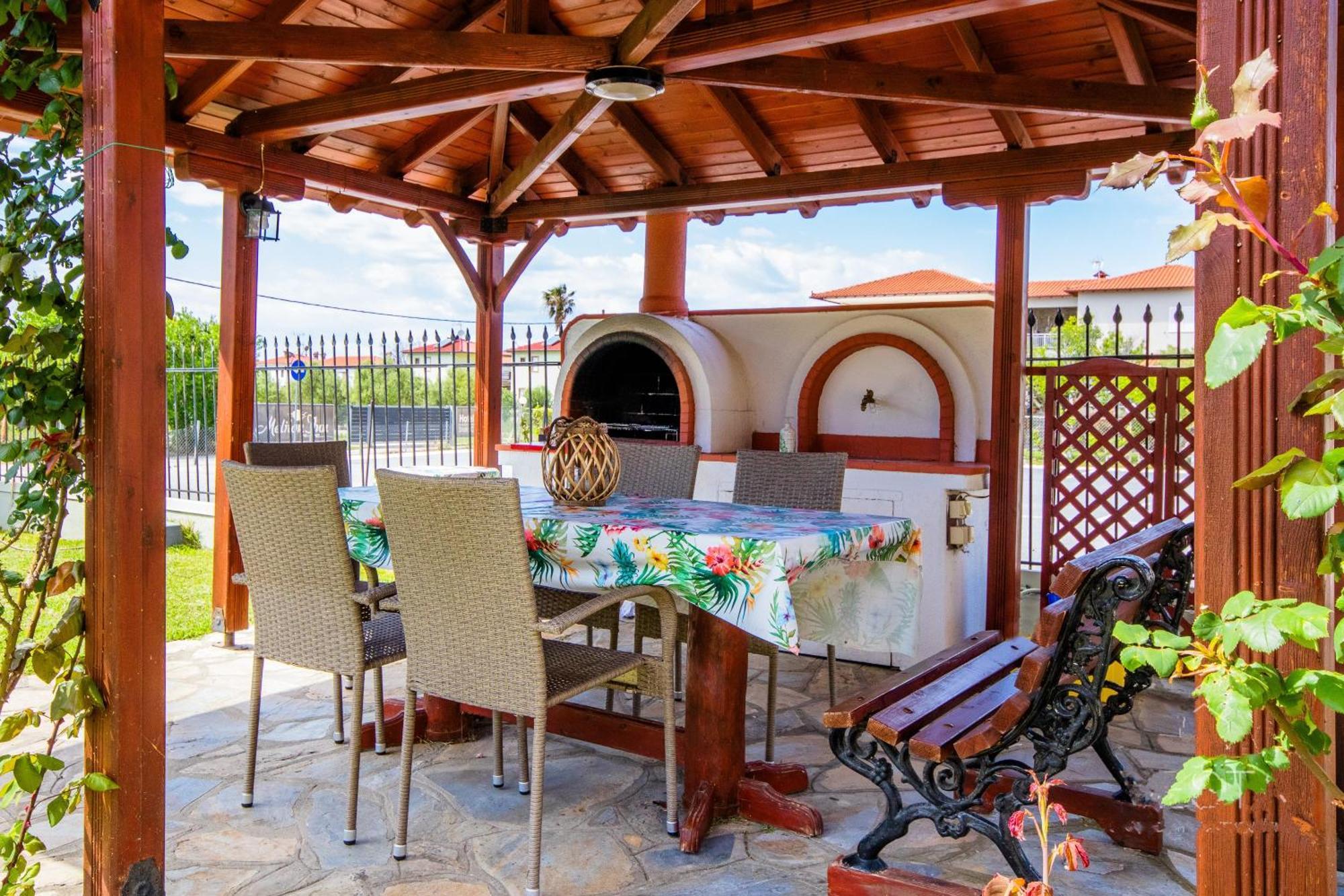 Private 6-Bdrm Villa With Garden 150M To Beach Paradisos Ngoại thất bức ảnh